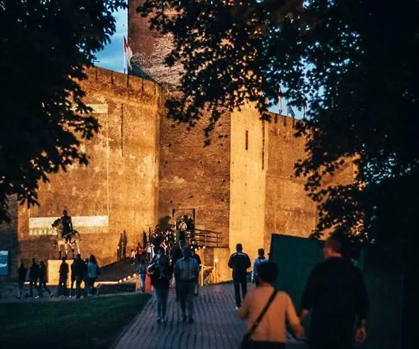 Okker Lägenhet Gyula